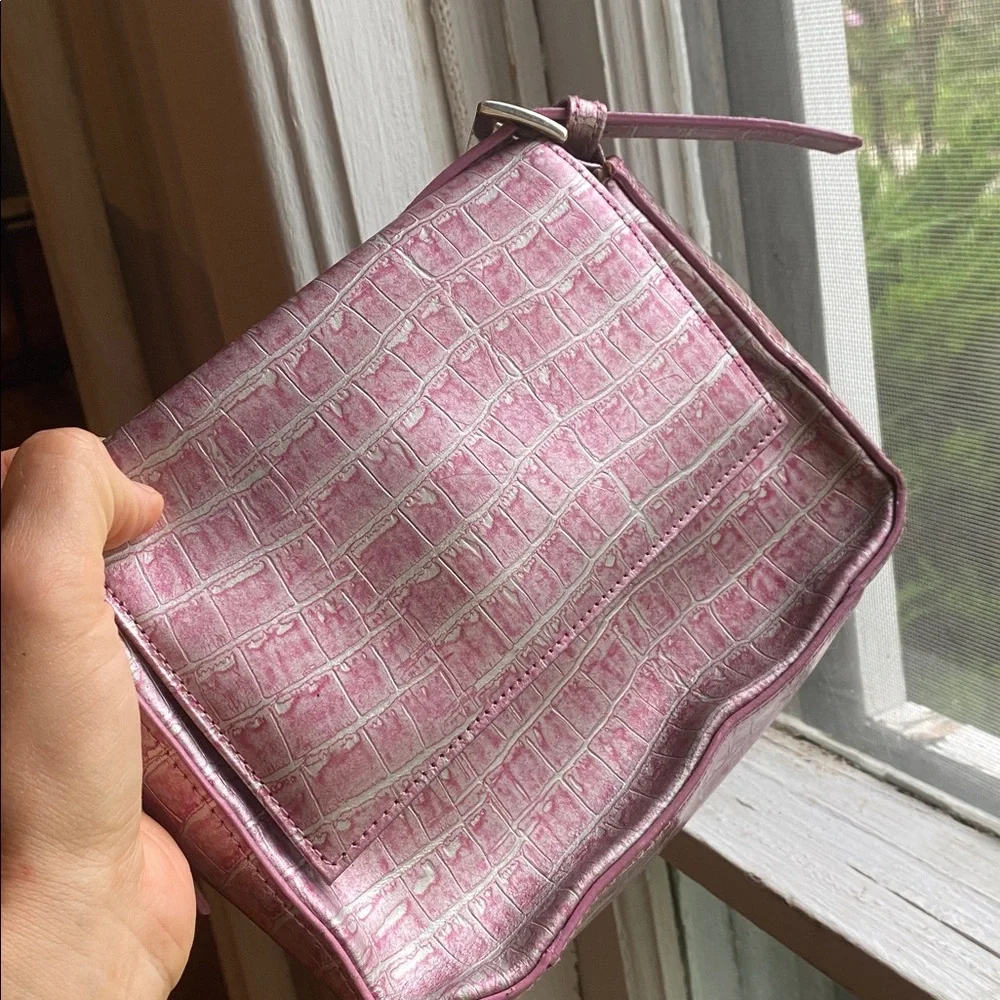 Y2k Wilsons Leather pearly Pink Croc-Embossed Shoulder Bag